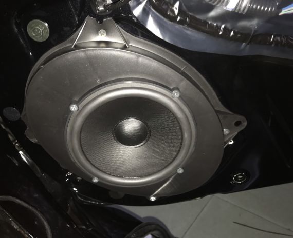 THAY LOA CÁNH CHO NISSAN TERRA